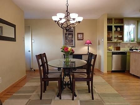 Eat-in Kitchen