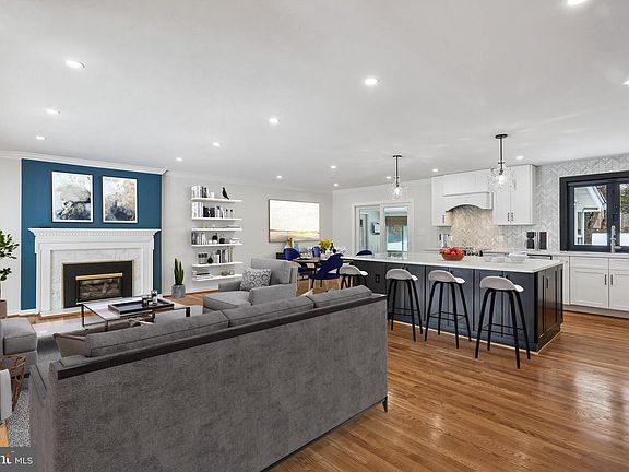 2nd image of 513 Beaumont Rd