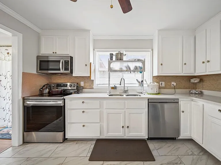 335 Meadowdale Ln — Photo 11