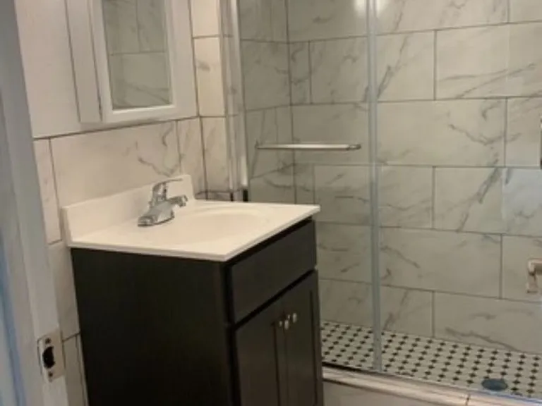 Tomlinson Court Apartments — Photo 19