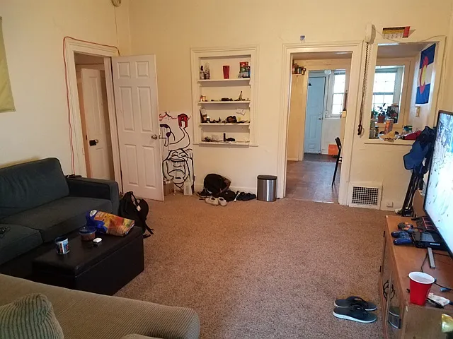 1004 Marine Apt. E - living room