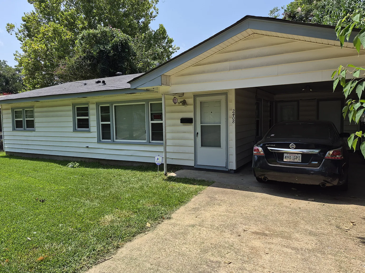 3 bed, 1074 sqft, $1,100 — Photo 3