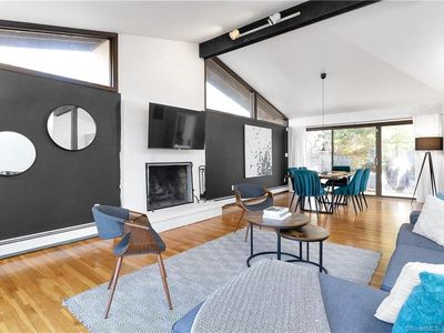 28 Deming Lane, Stamford, CT, 06903
