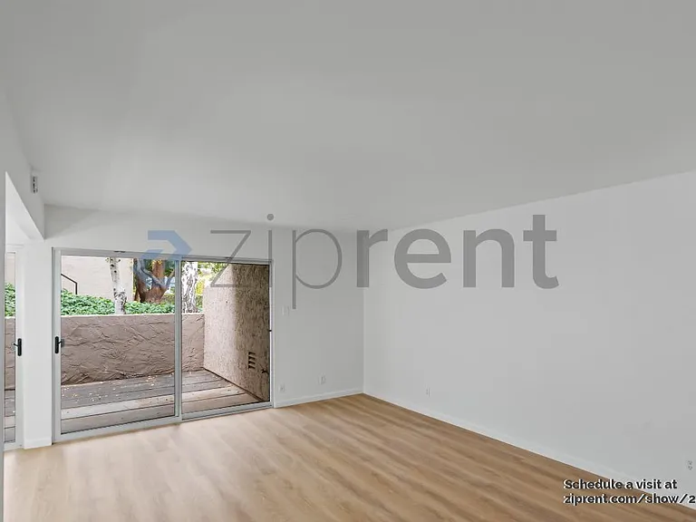 675 Sharon Park Dr #135 — Photo 4