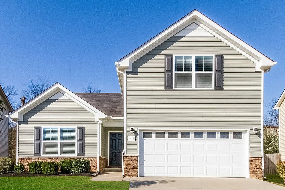 4 bed, 3.0 bath, 1804 sqft, $2,350 — Photo 1