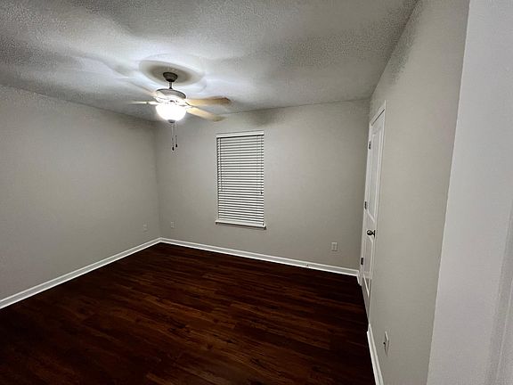 3rd image of 113 Stapleford Ct