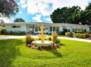 7407 Riverview Dr, Bradenton, FL 34209