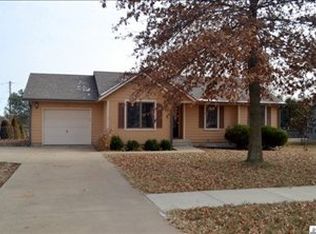 441 N Washington St, Auburn, KS 66402