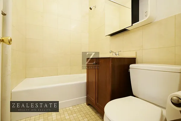 Rented by ZealEstate Group Inc | media 16