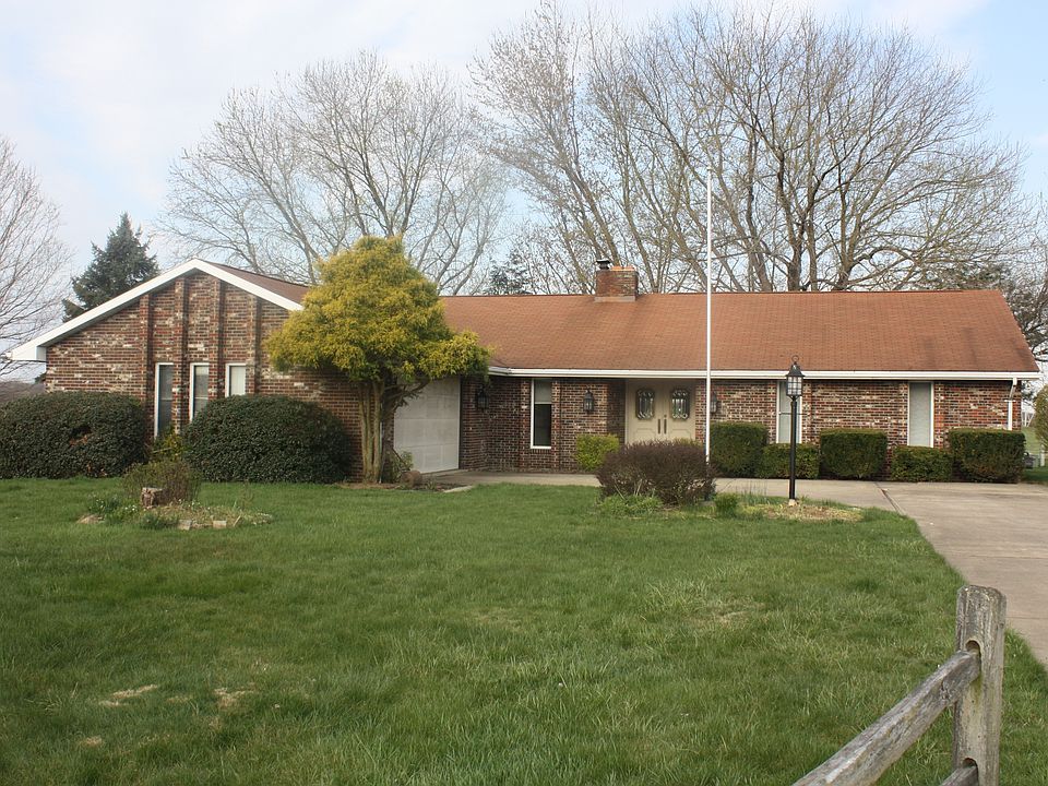 1st image of 173 Churchman Cir