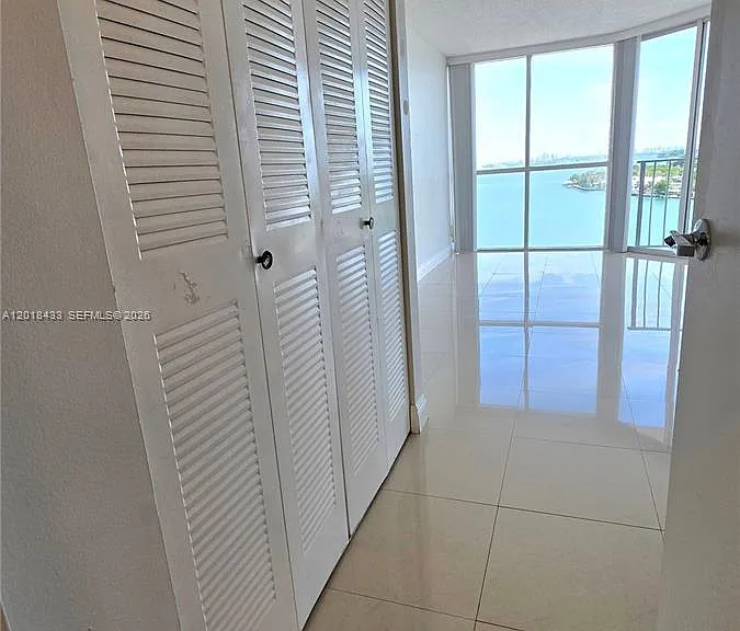 7601 E Treasure Dr #1516 — Photo 14