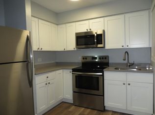 1050 N Wheeling Rd, Mount Prospect, IL 60056