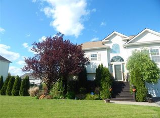 14 Diana Rdg, Highland, NY 12528