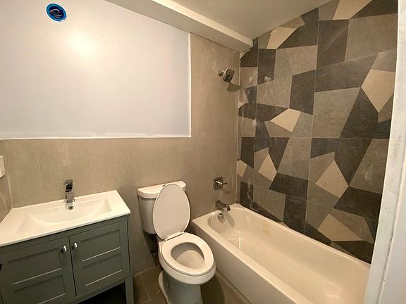3rd image of 152 Van Horne St #1