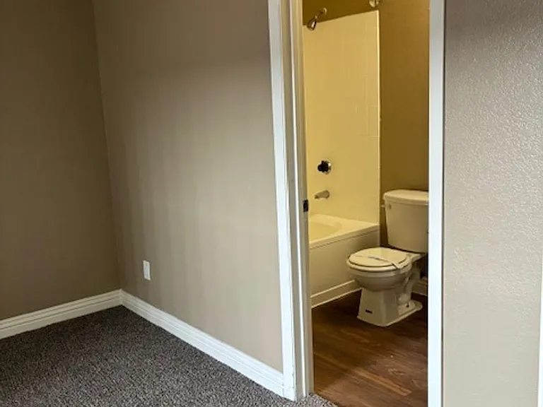 Mandalay Bay Apartments — Photo 60