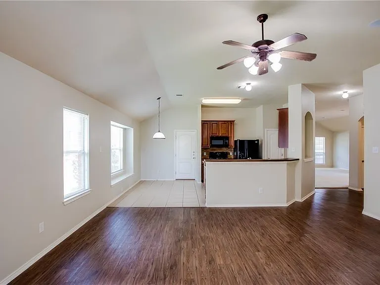 1200 Rainbow Parke Dr — Photo 8