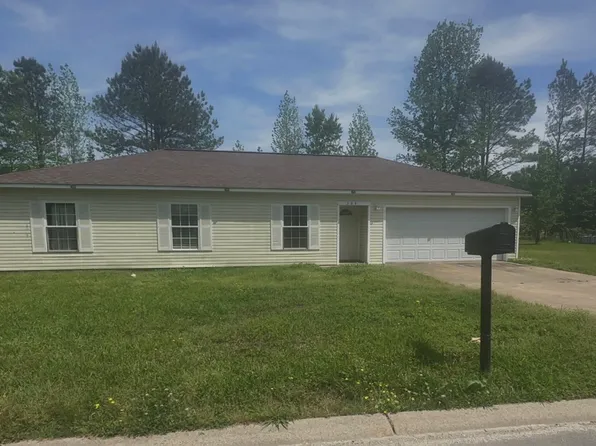 208 Glenn Oak Dr, Benton, AR 72015