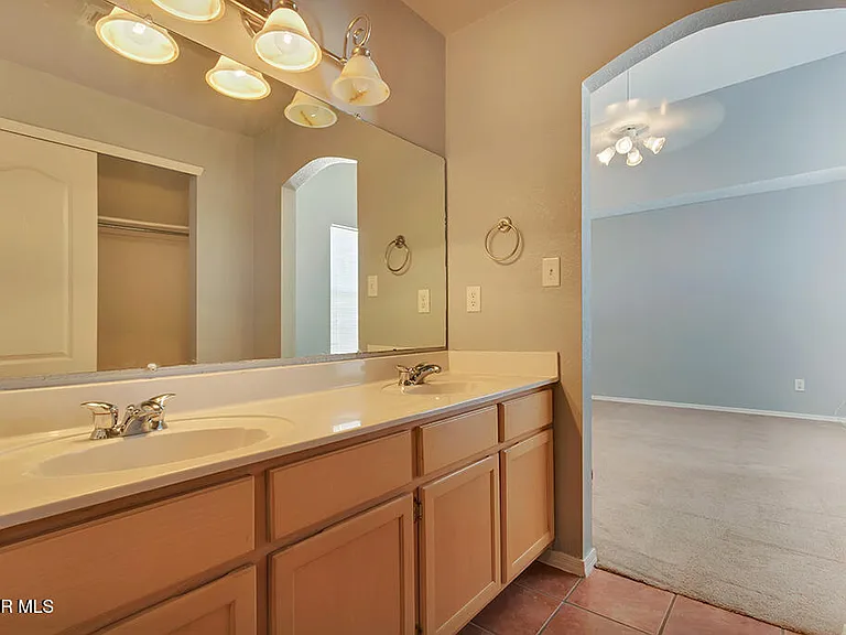 1417 Plaza Verde Dr — Photo 28