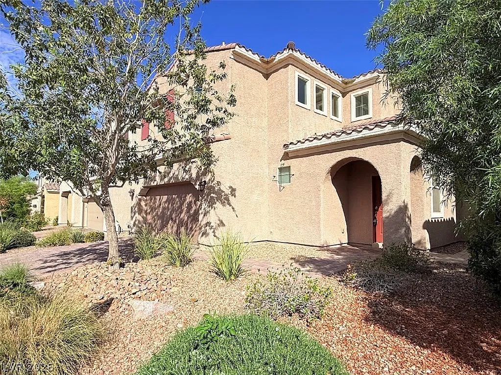 3 bed, 2.5 bath, 1622 sqft, $2,350 — Photo 3