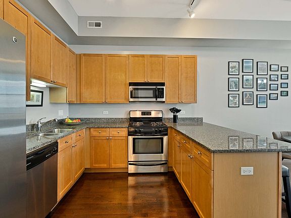 3rd image of 1464 S Michigan Ave #1311