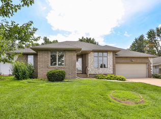 2304 W Hanover St, Springfield, MO 65807