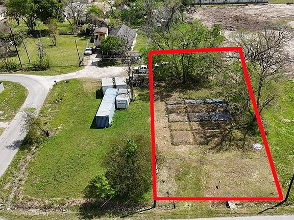 4th image of 7438 Maxroy St