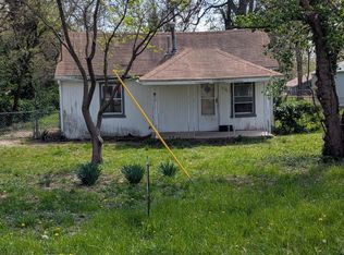 2136 W Central St, Springfield, MO 65802