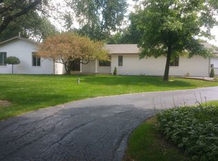 3215 N Glenn Rd, Bourbonnais, IL 60914