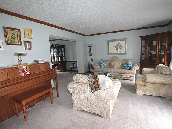 5th image of 8401 Sealyham Dr