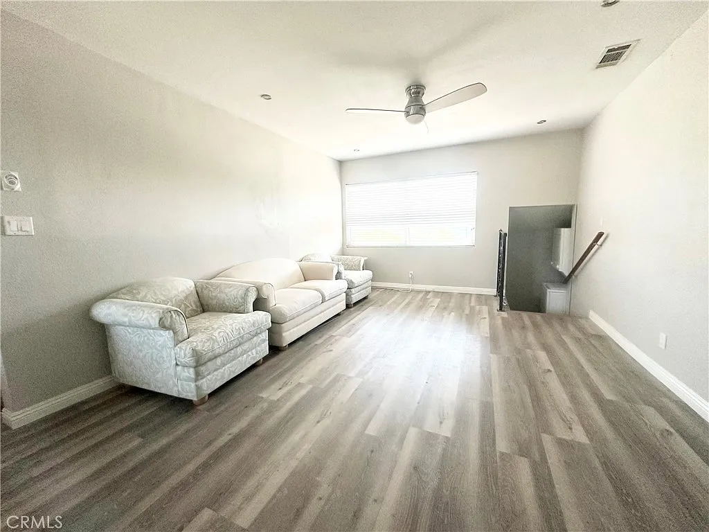 3 bed, 1491 sqft, $3,300 — Photo 3