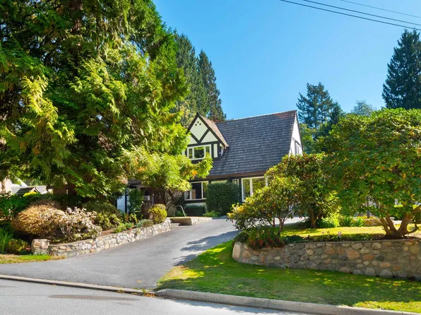 510 Evergreen Pl, North Vancouver, BC V7N 2Z2