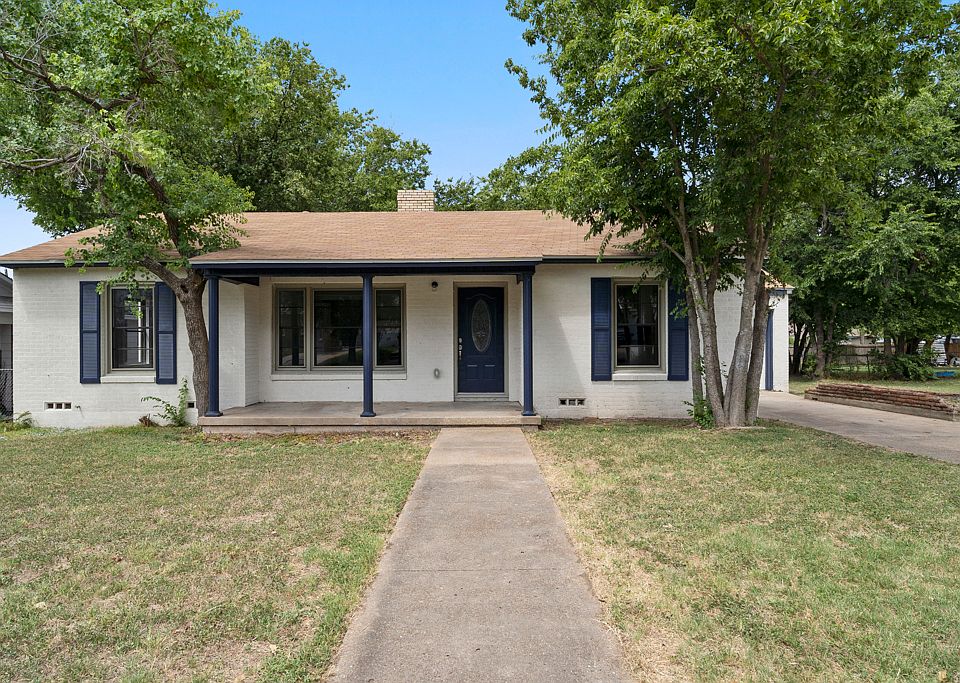 1st image of 821 Camp Dr