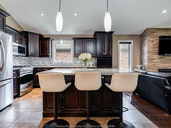 5th image of 1082 Gabrieau St