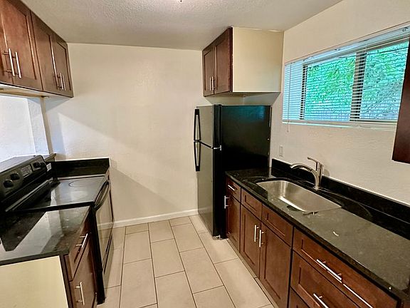 5th image of 1427 & 1435 Otis Ct #1427-5