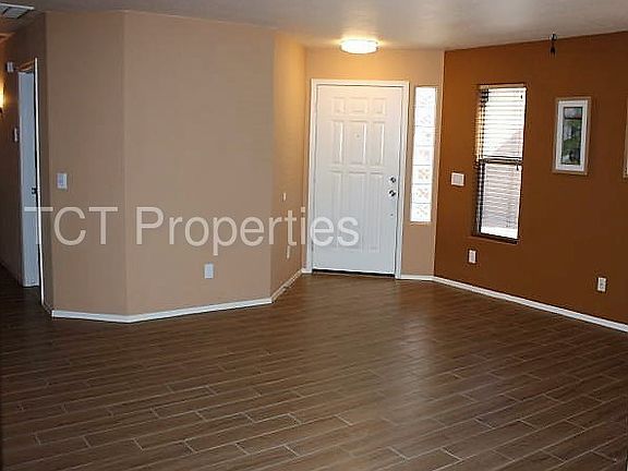 2nd image of 1789 E Loma Vista St