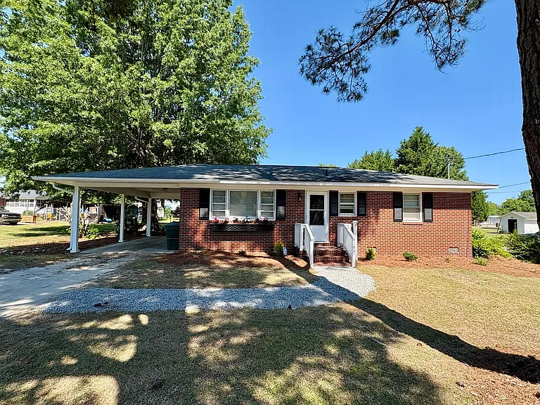 102 N Clarendon Dr — Photo 49