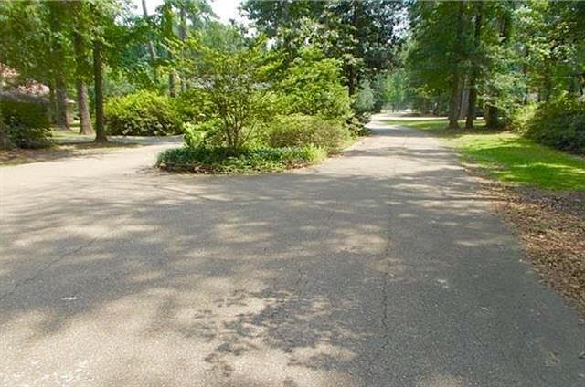 2nd image of Hoffman Ct