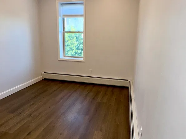 76 Beacon Avenue image 23 of 34