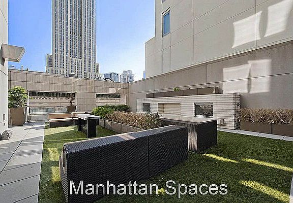 5th image of 400 5th Ave APT 37G
