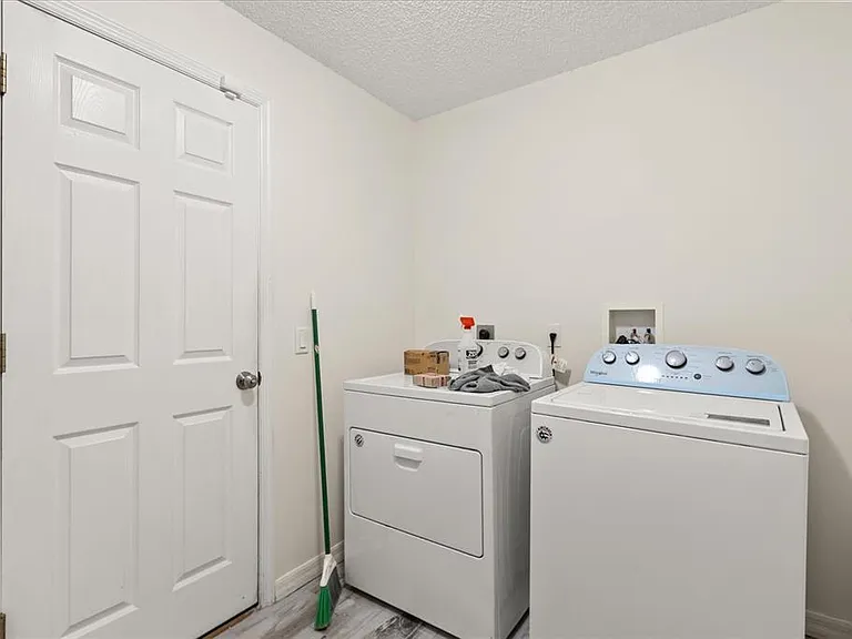 410 Central Mariners Dr — Photo 18