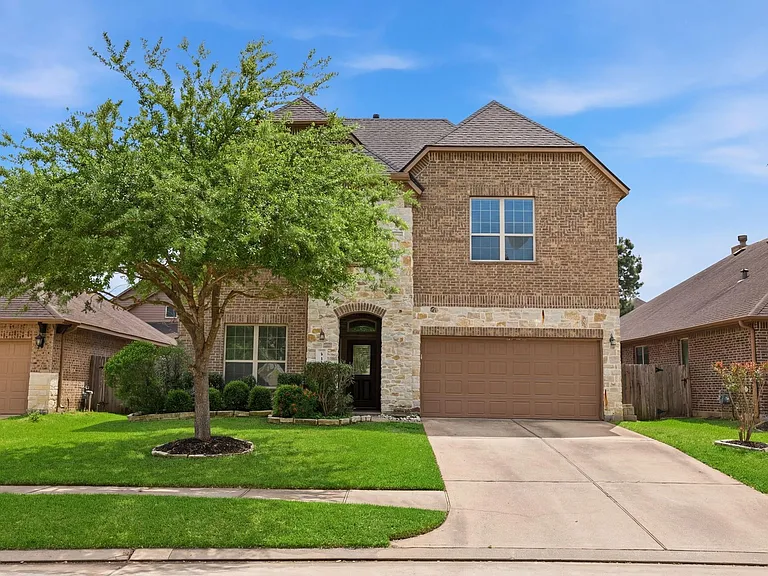 135 Deerfield Meadow Dr — Photo 2