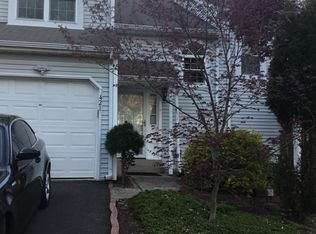 421 Whittier Dr, Feasterville, PA 19053