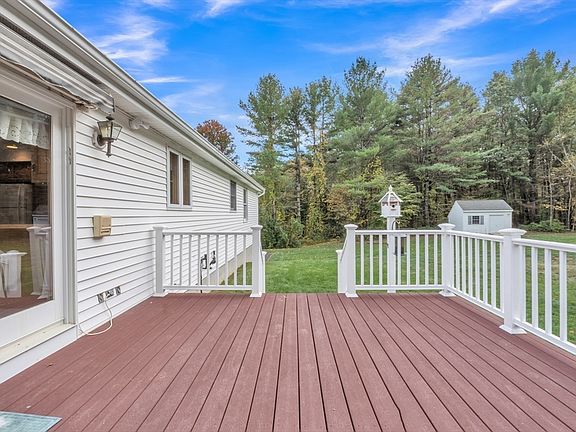 5th image of 27 W Applewood Dr