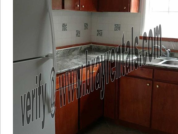 118 Mount View Dr. kitchen counter
