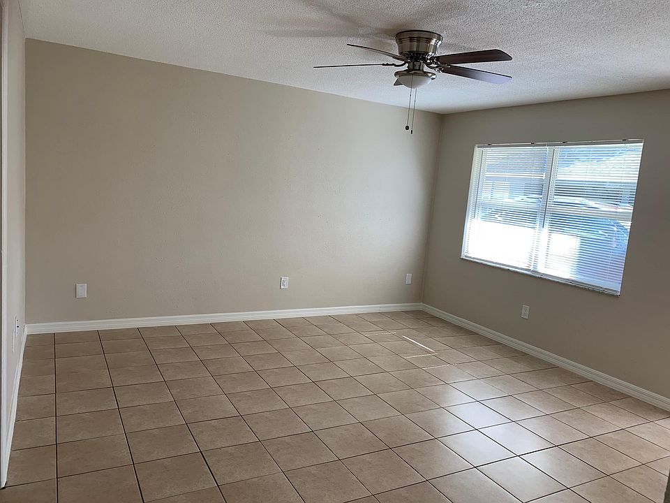 1st image of 502 N Saturn Ave