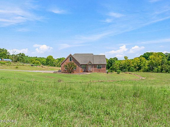 3rd image of 427 Hardin Rd