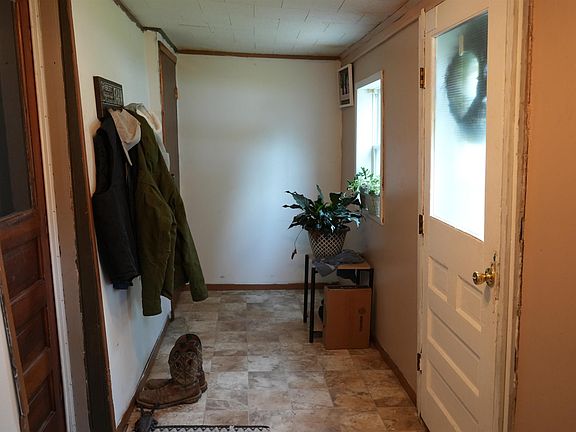4th image of 10 Washington St
