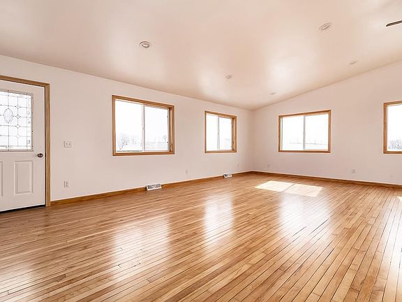 4th image of 26494 Saint Peters Rd