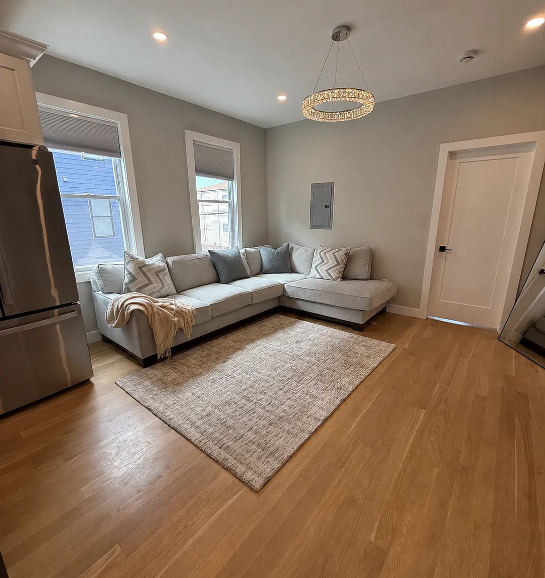 3 bed, $2,799 — Photo 1