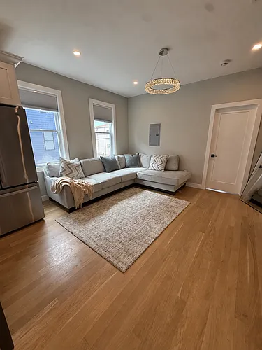 6006 Jefferson St #2 Photo 1